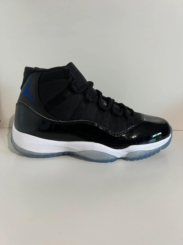 Nike Air Jordan 11 Space Jam (2016) 2