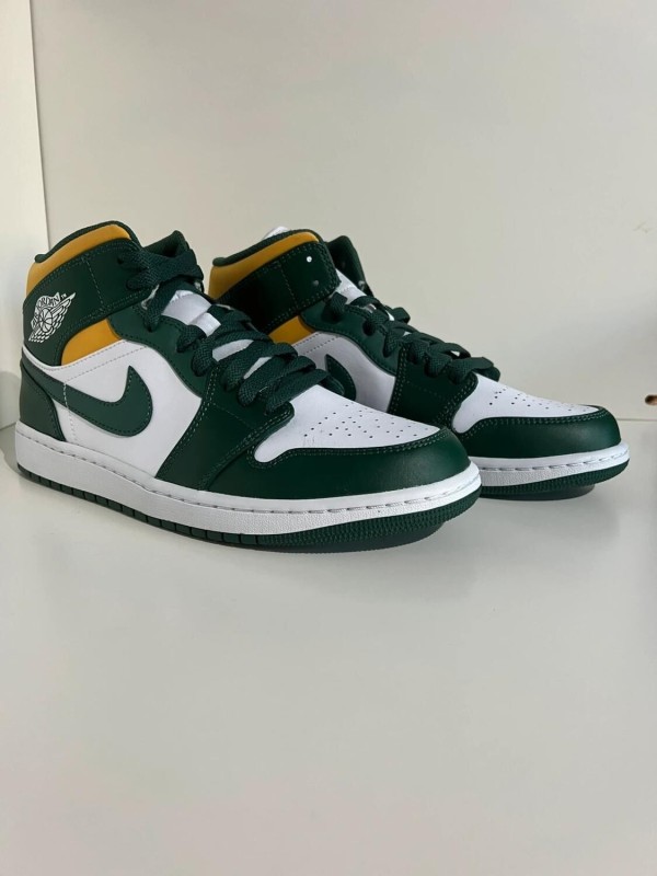 Nike Air Jordan 1 mid Sonics