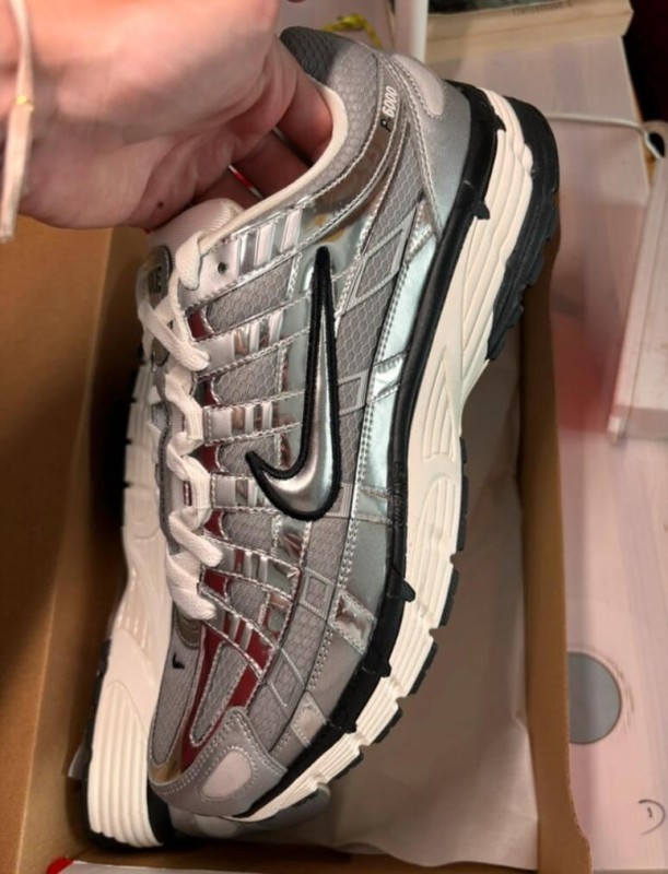 Nike P-6000 metallic silver taille 42 2