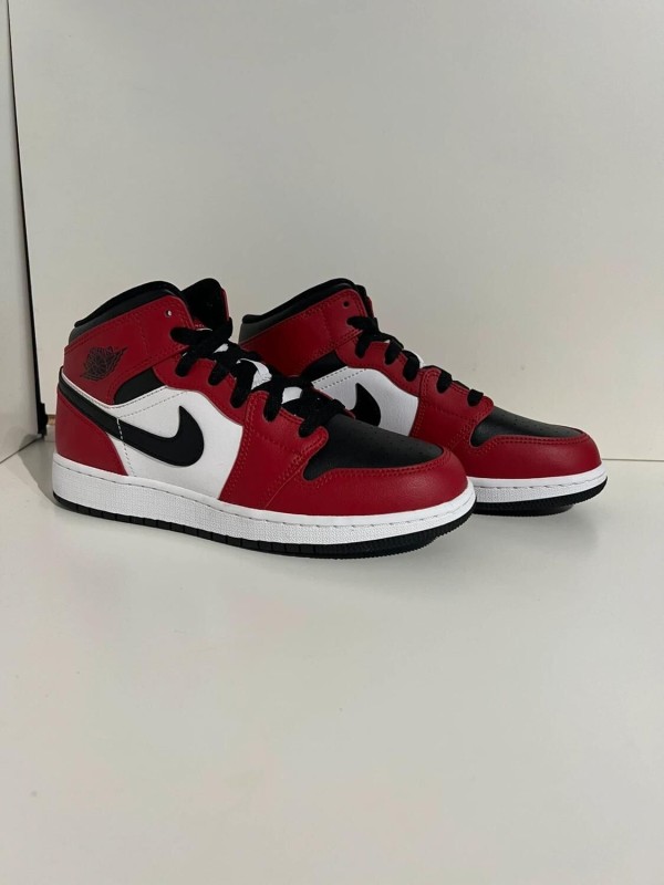 Nike Air Jordan 1 mid Chicago Toe (GS)