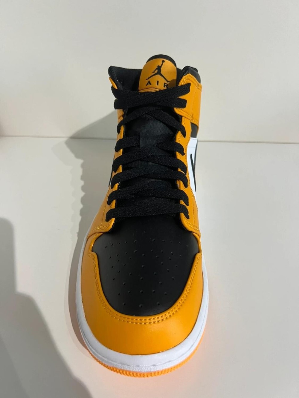 Nike Air Jordan 1 mid Taxi