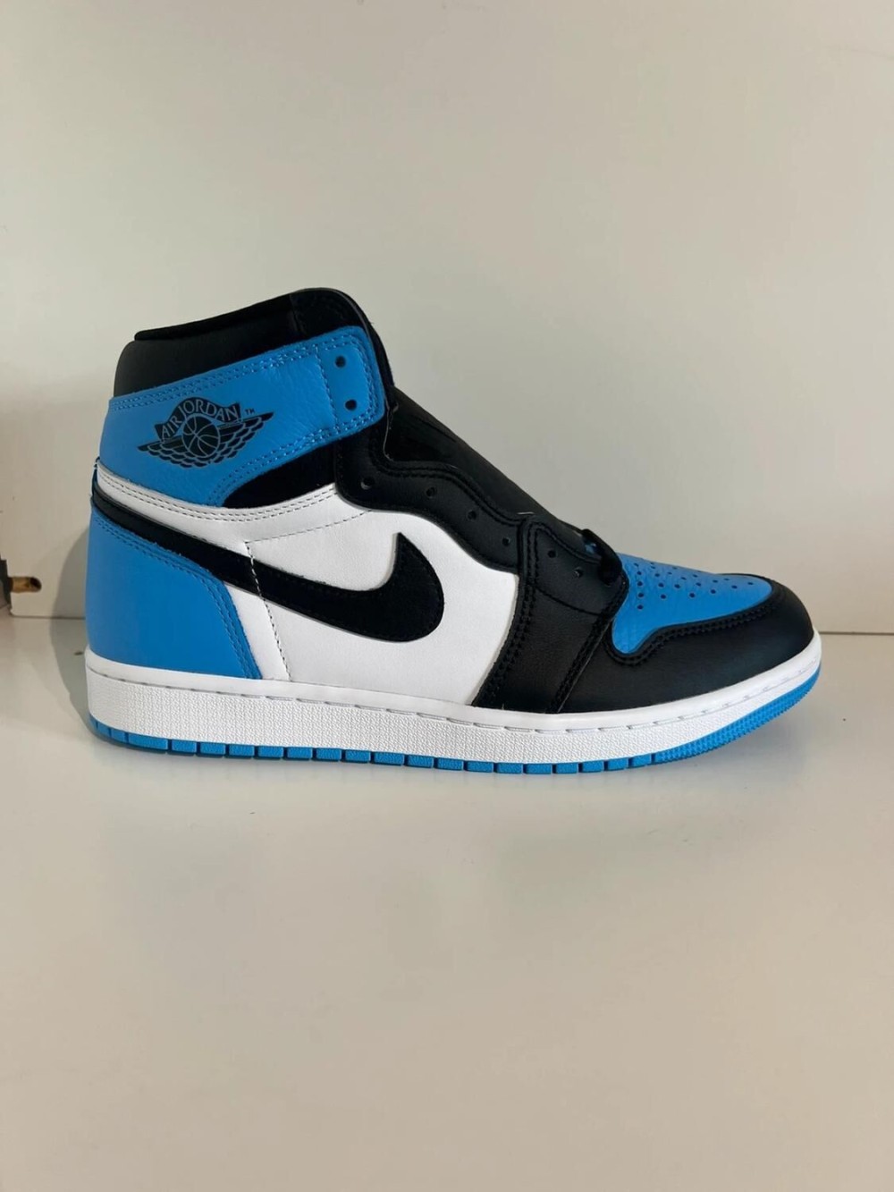 Nike Air Jordan 1 high UNC Toe