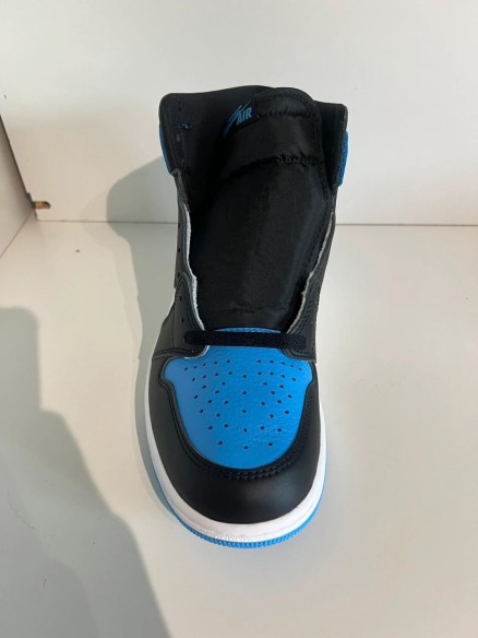 Nike Air Jordan 1 high UNC Toe