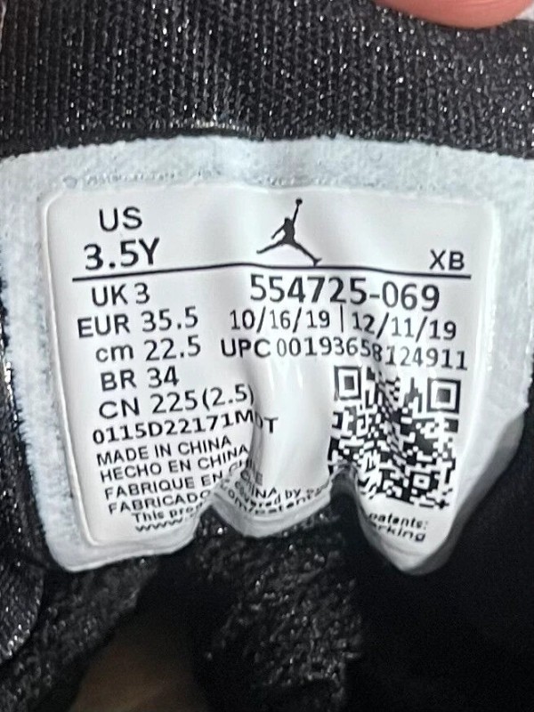 Nike Air Jordan 1 mid Chicago Toe (GS) 2