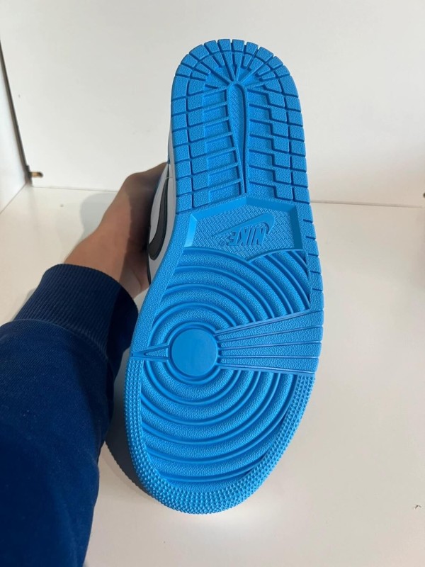 Nike Air Jordan 1 high UNC Toe 2
