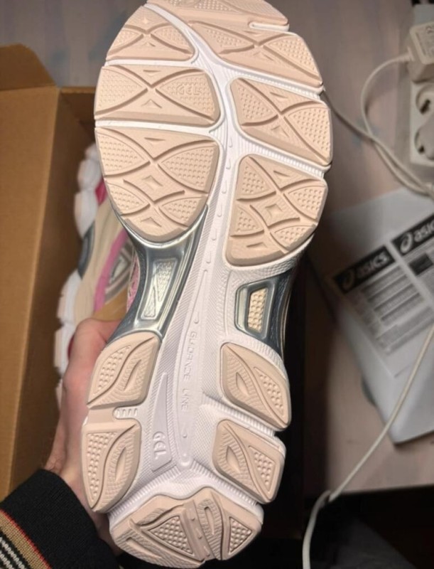Asics gel nyc cream mineral beige taille 39 2