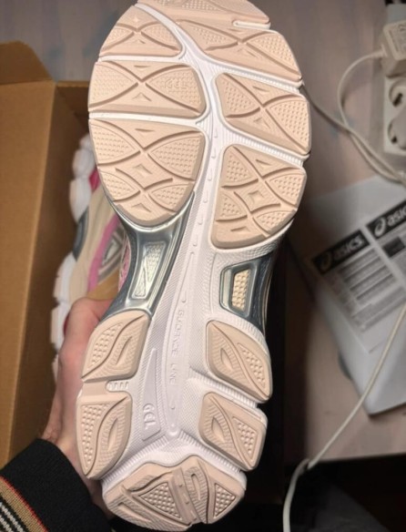 Asics gel nyc cream mineral beige taille 39