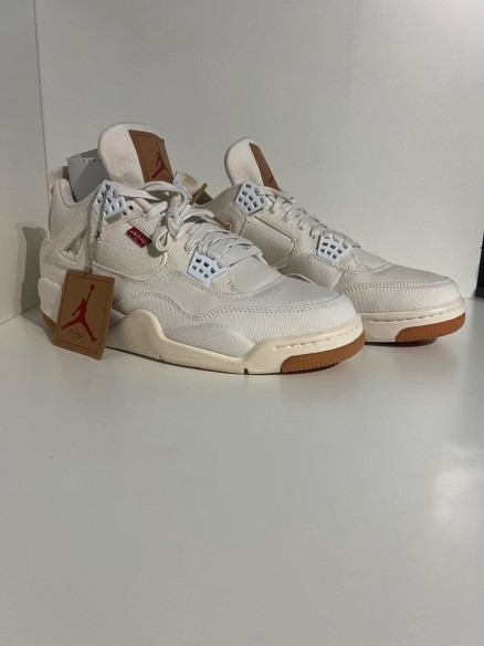 Nike Air Jordan 4 X Levi’s White (Levi’s tag)