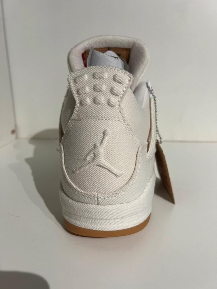 Nike Air Jordan 4 X Levi’s White (Levi’s tag)