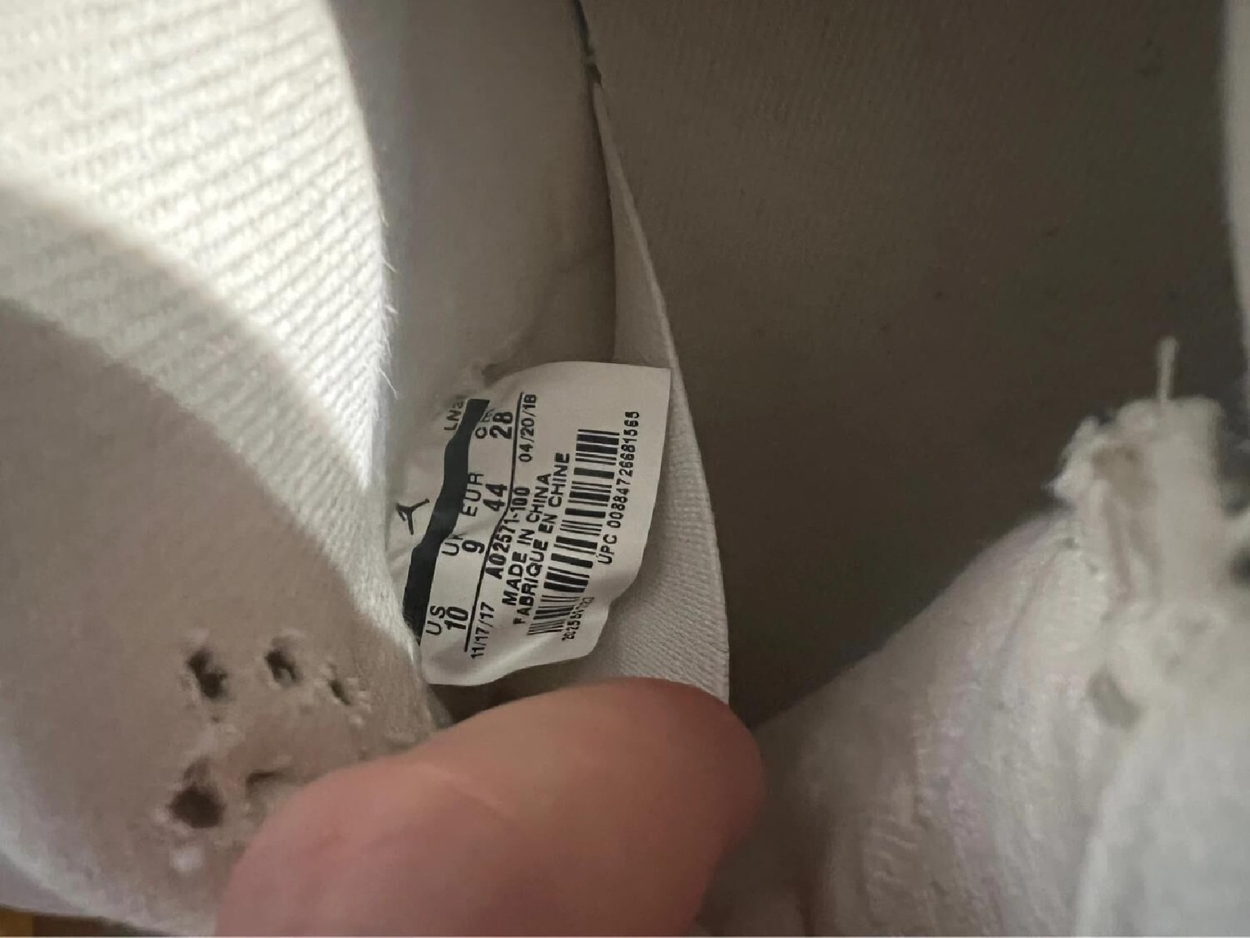 Nike Air Jordan 4 X Levi’s White (Levi’s tag)