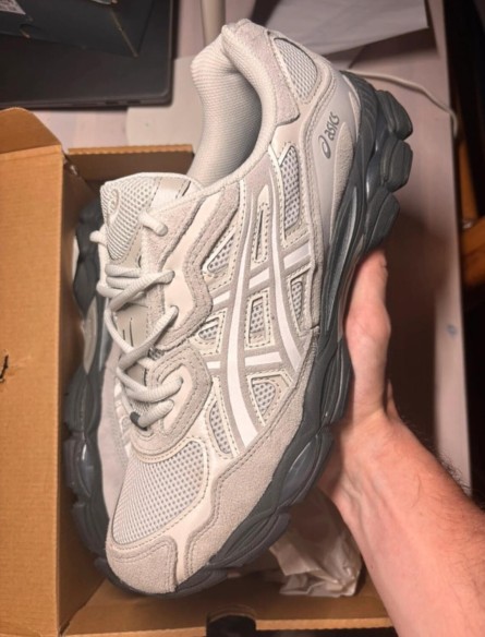 Asics gel nyc gris glacier noir taille 44,5