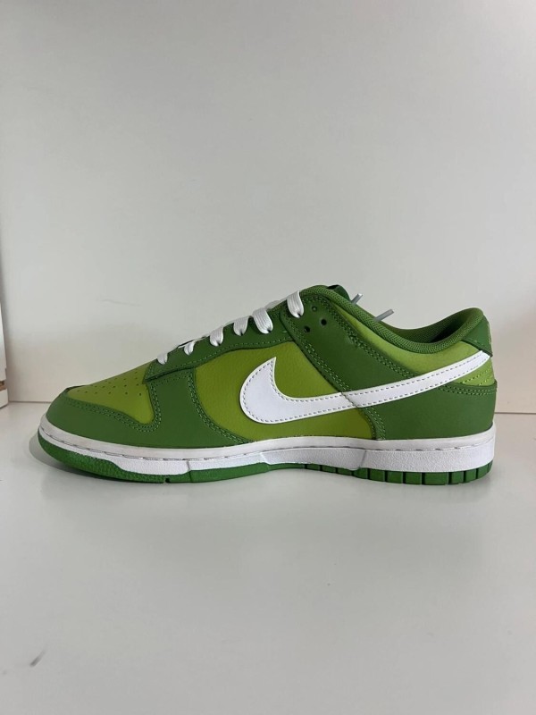 Nike Dunk low Chlorophyll 2