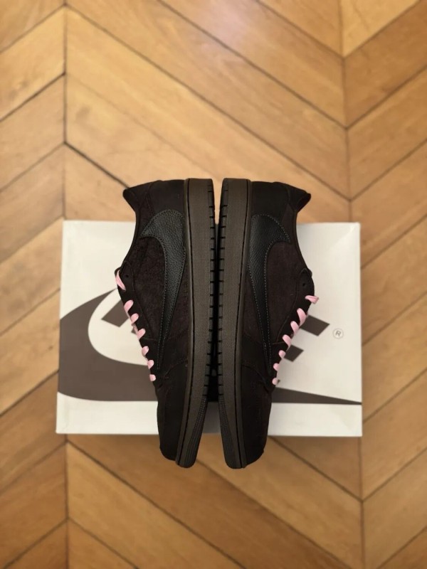 Air Jordan 1 Retro Low OG X Travis Scott Velvet Brown, Lightly Worn, EU 47 2