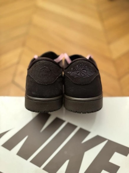 Air Jordan 1 Retro Low OG X Travis Scott Velvet Brown, Lightly Worn, EU 47