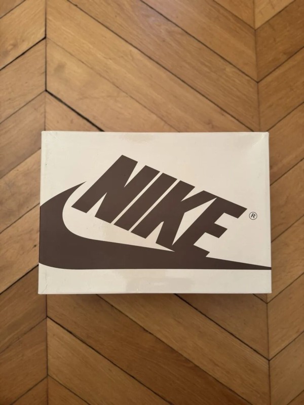Air Jordan 1 Retro Low OG X Travis Scott Velvet Brown, Lightly Worn, EU 47 2