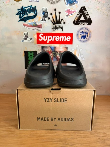 Adidas Yeezy slide onyx