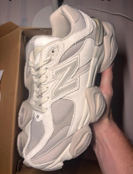 New balance 9060 grey moonbeam taille 40,5