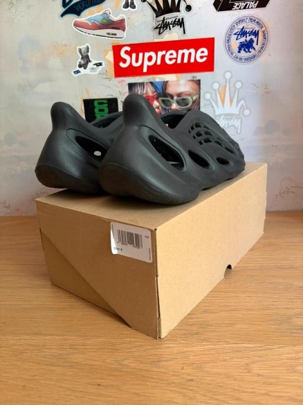 Adida Yeezy Foam Onyx