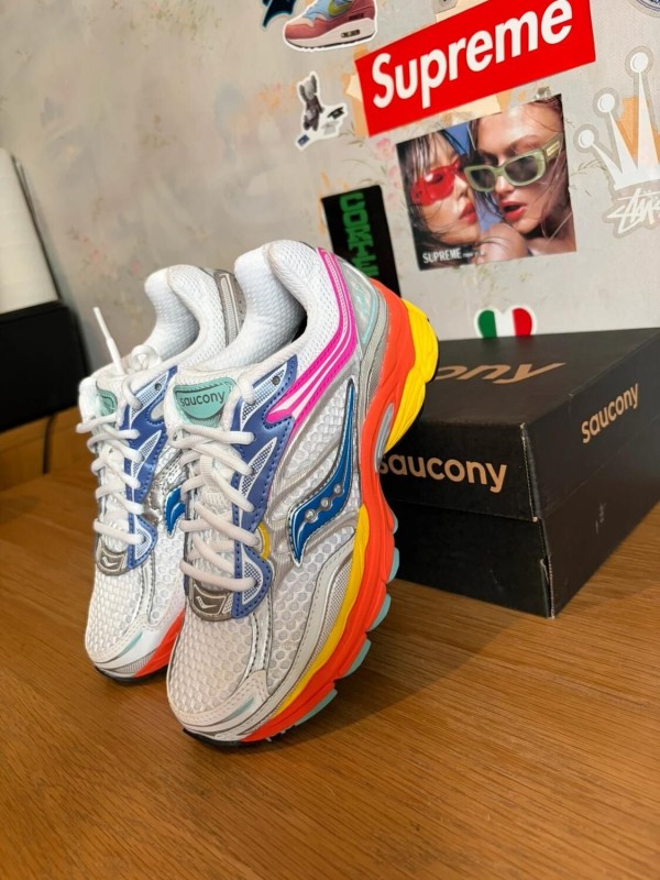 Saucony Progrid Omni 9 White Multi 2