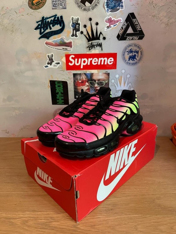 Nike Air Max Plus Hyper Pink 2