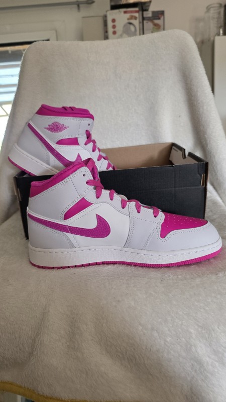 Nike Air Jordan 1 Mid blanche rose fuchsia – neuve – T38,5