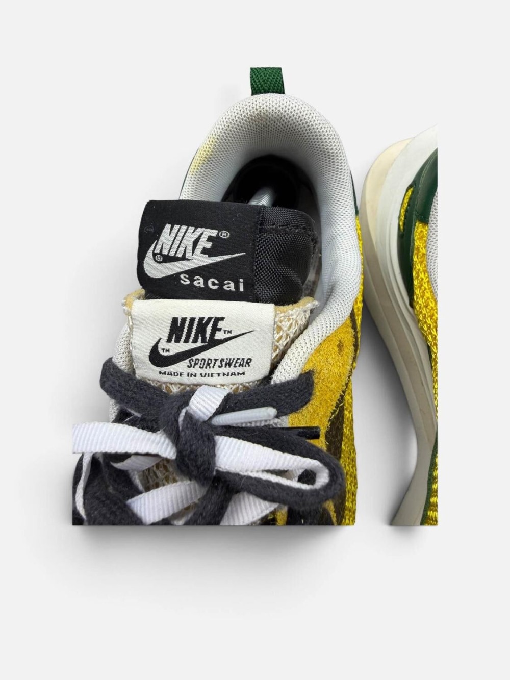 Nike VaporWaffle Sacai Tour Yellow - Taille 44,5 - Très bon État