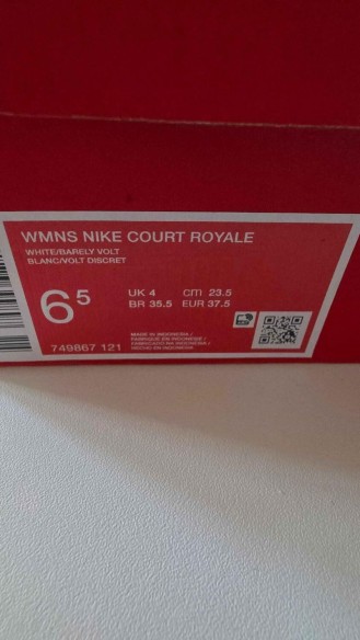 Nike baskets blanches swoosh vert fluo effet croco – Pointure 37,5