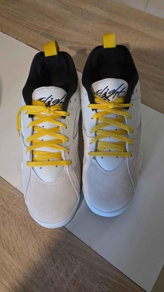 Jordan baskets neuves blanc gris jaune – Pointure 43