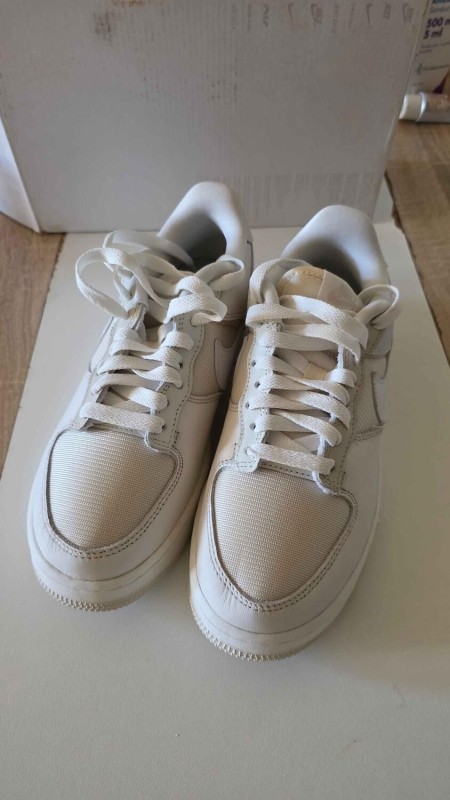 Nike One Low blanches neuves – Pointure 36,5 2