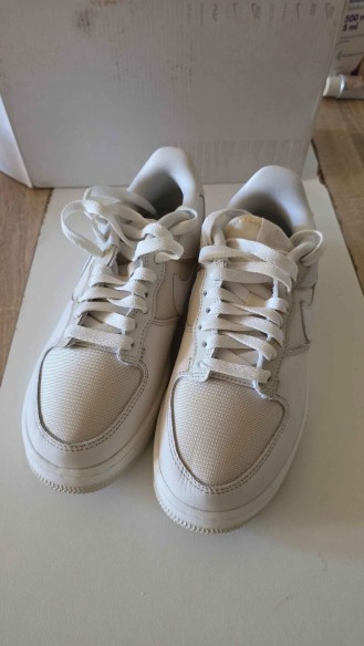 Nike One Low blanches neuves – Pointure 36,5