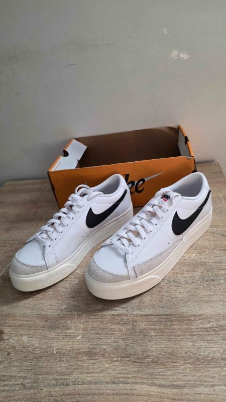 Nike - Blazer Low 77 Vintage White Black