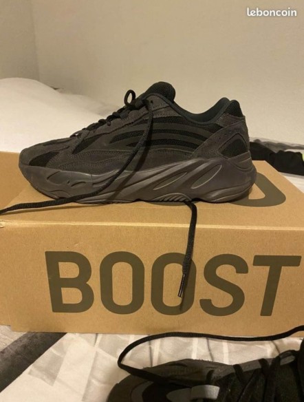 Yeezy 700 Vanta