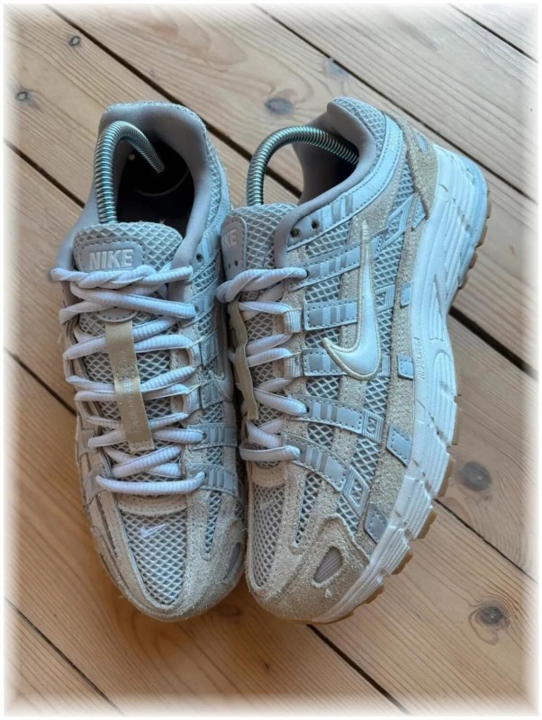 Nike p-6000 Beige ( taille 36 )