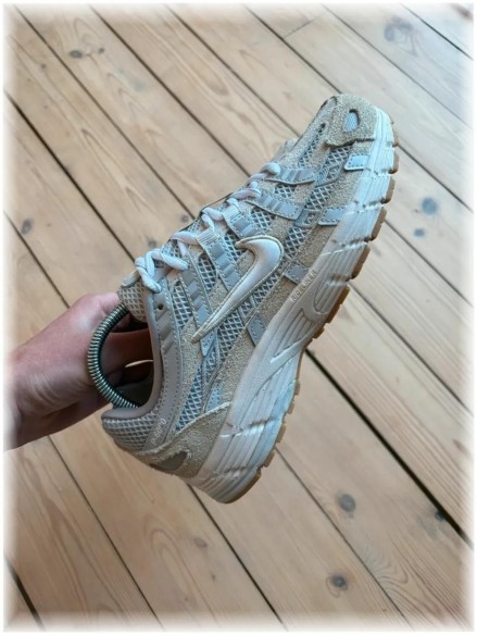 Nike p-6000 Beige ( taille 36 )