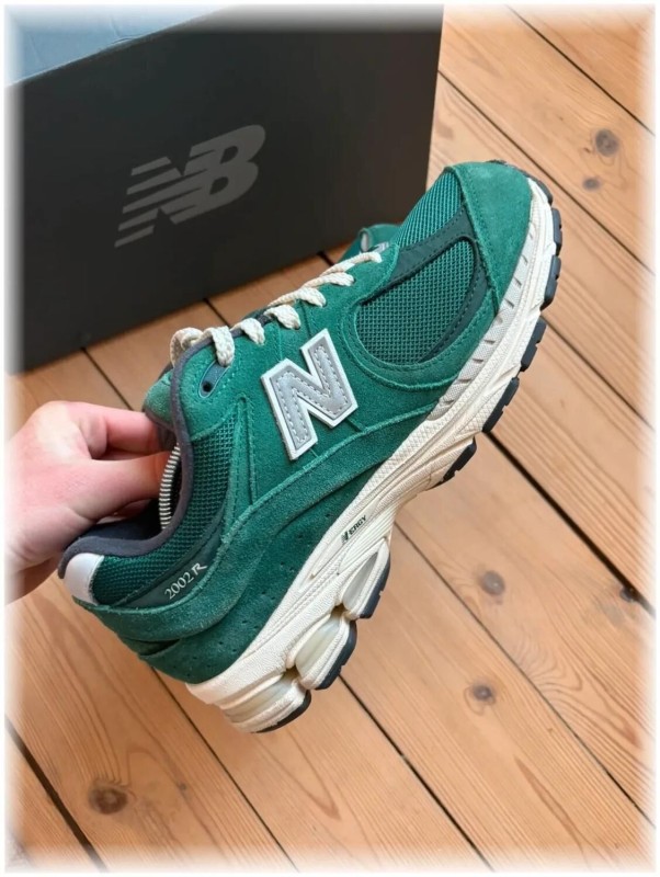 New balance 2002r Green - taille 42 2