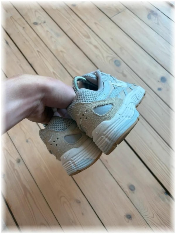 Nike p-6000 Beige ( taille 36 ) 2