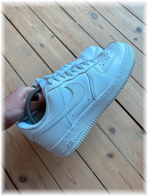 Nike air force 1 triple White - taille 40,5 2