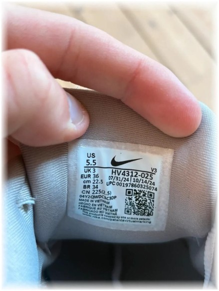 Nike p-6000 Beige ( taille 36 )