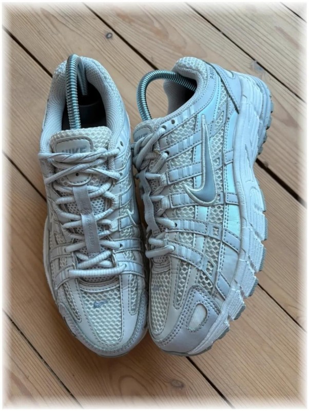 Nike p-6000 Grey ( taille 36,5 )