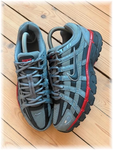 Nike p-6000 Grey Black Red - taille 40