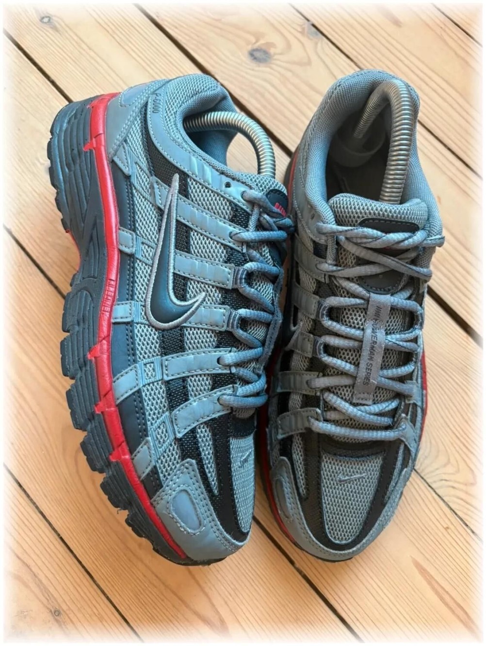 Nike p-6000 Grey Black Red - taille 40