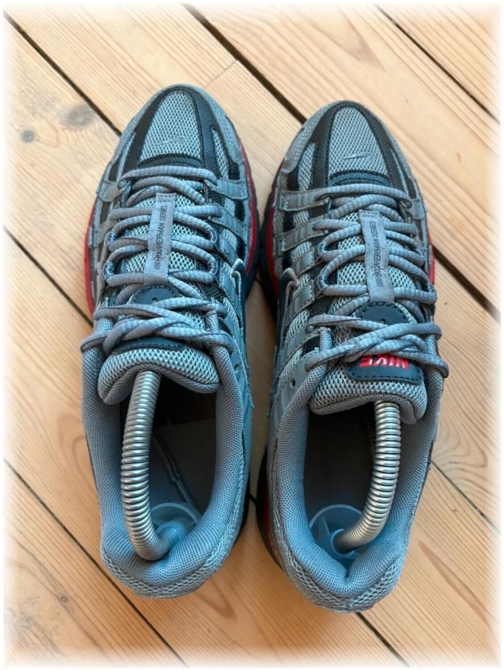Nike p-6000 Grey Black Red - taille 40