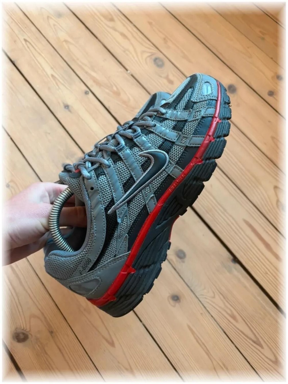 Nike p-6000 Grey Black Red - taille 40
