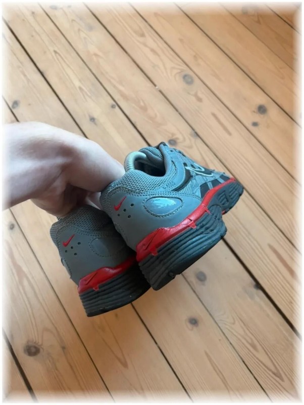 Nike p-6000 Grey Black Red - taille 40 2