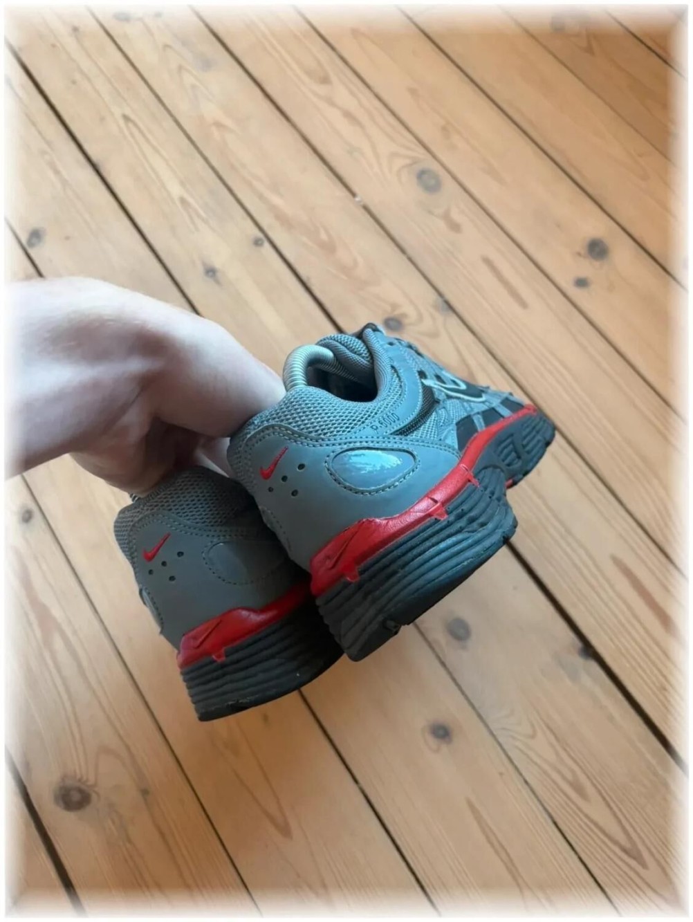Nike p-6000 Grey Black Red - taille 40