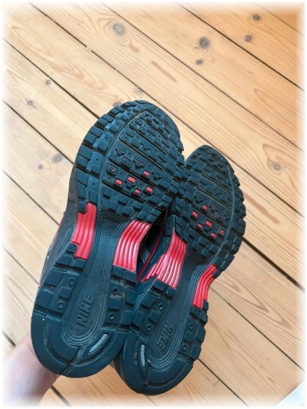 Nike p-6000 Grey Black Red - taille 40