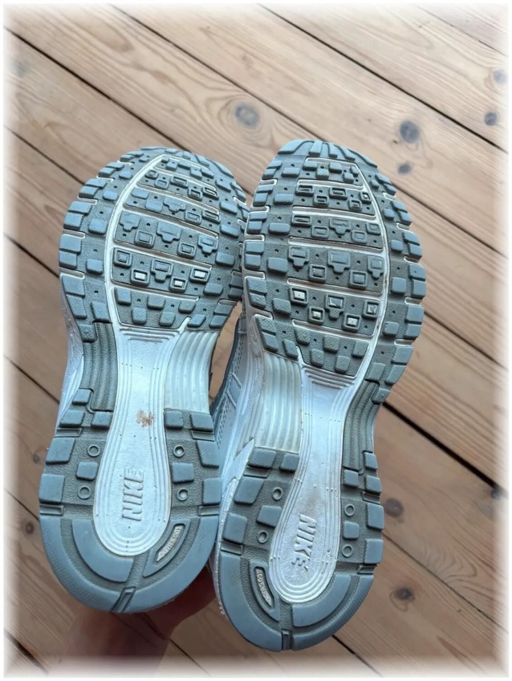 Nike p-6000 Grey ( taille 36,5 )
