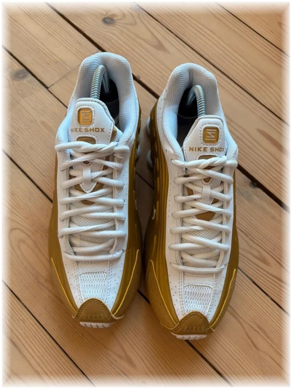 Nike shox r4 white gold - taille 37,5