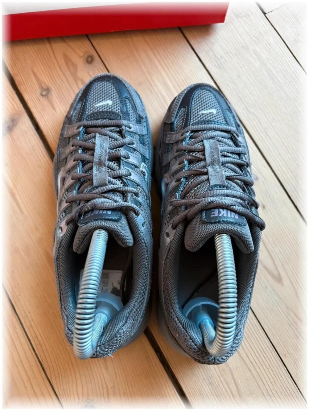 Nike p-6000 Gs cave stone Metallic Silver - taille 35