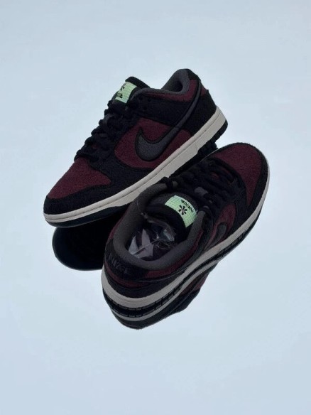 Nike Dunk Low SE Fleece Pack Burgundy Crush Dark Smoke Grey - Taille 36